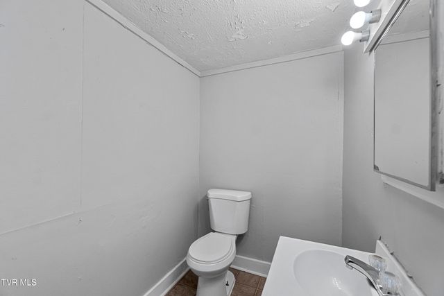 1008 North Boone Street, Johnson City, TN 37604