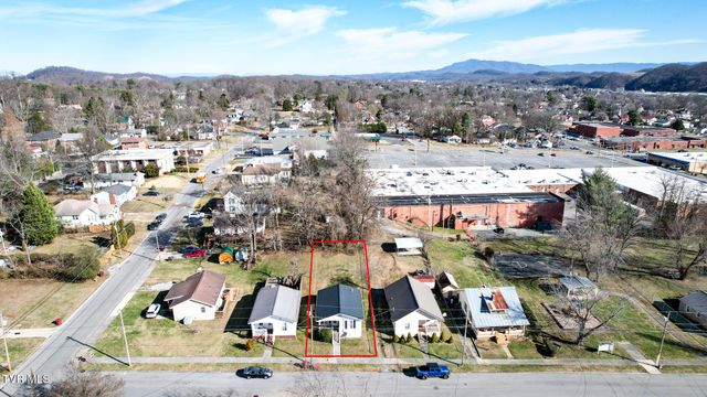 1008 North Boone Street, Johnson City, TN 37604