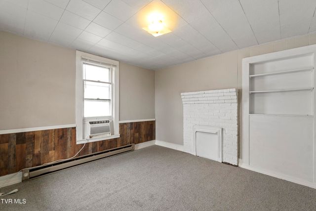 1008 North Boone Street, Johnson City, TN 37604