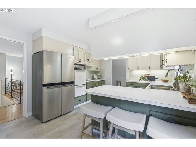 17931 S EDGEWOOD Ln, Oregon City, OR 97045