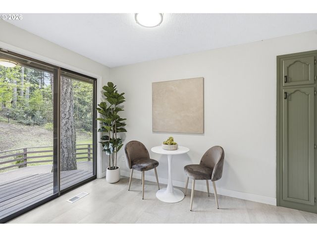 17931 S EDGEWOOD Ln, Oregon City, OR 97045