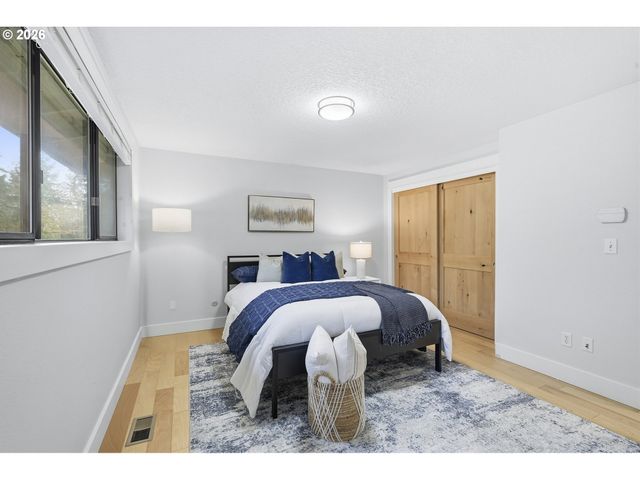 17931 S EDGEWOOD Ln, Oregon City, OR 97045