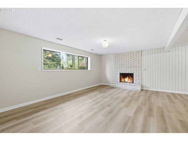 17931 S EDGEWOOD Ln, Oregon City, OR 97045