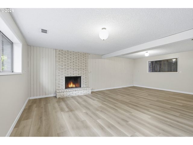 17931 S EDGEWOOD Ln, Oregon City, OR 97045