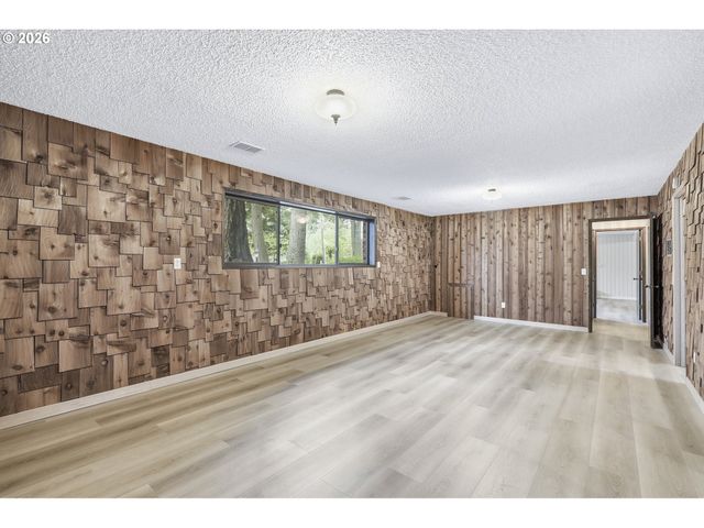 17931 S EDGEWOOD Ln, Oregon City, OR 97045