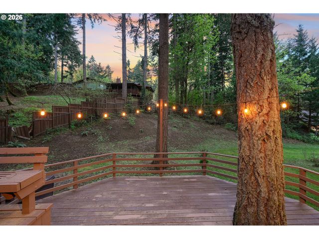 17931 S EDGEWOOD Ln, Oregon City, OR 97045