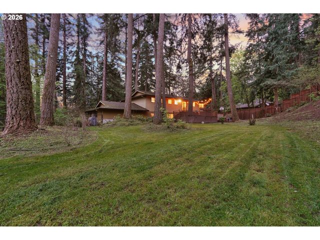 17931 S EDGEWOOD Ln, Oregon City, OR 97045