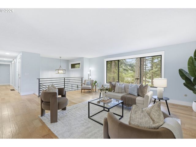 17931 S EDGEWOOD Ln, Oregon City, OR 97045