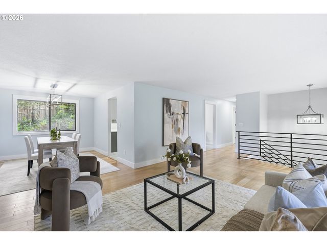 17931 S EDGEWOOD Ln, Oregon City, OR 97045