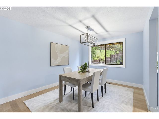 17931 S EDGEWOOD Ln, Oregon City, OR 97045