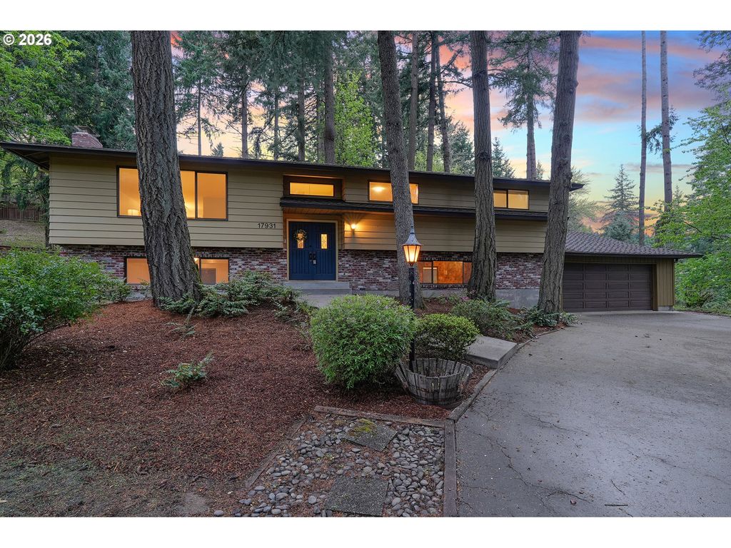 17931 S EDGEWOOD Ln, Oregon City, OR 97045