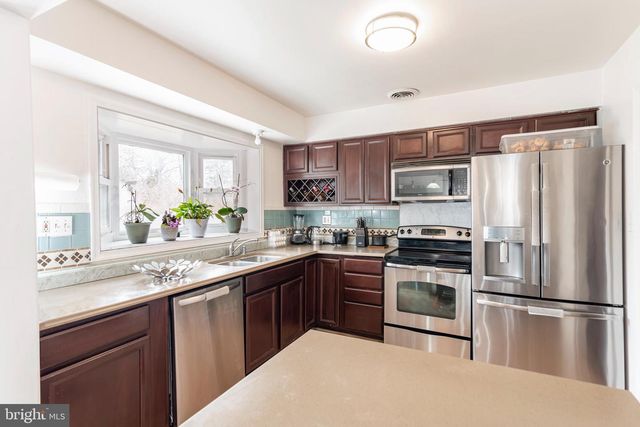 9406 SHERIDAN ST, Lanham, MD 20706