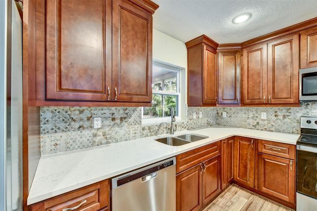 750 WOOD STREET, Dunedin, FL 34698