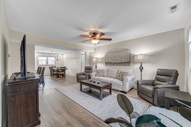 545 N Oakwood Street 7, Griffith, IN 46319