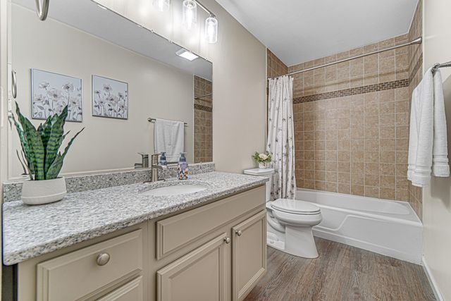 545 N Oakwood Street 7, Griffith, IN 46319