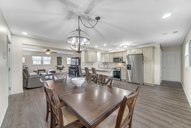 545 N Oakwood Street 7, Griffith, IN 46319