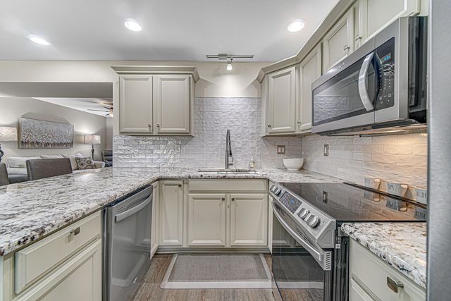 545 N Oakwood Street 7, Griffith, IN 46319