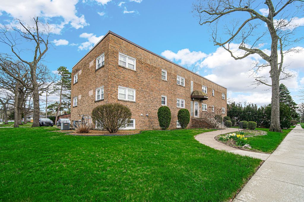 545 N Oakwood Street 7, Griffith, IN 46319