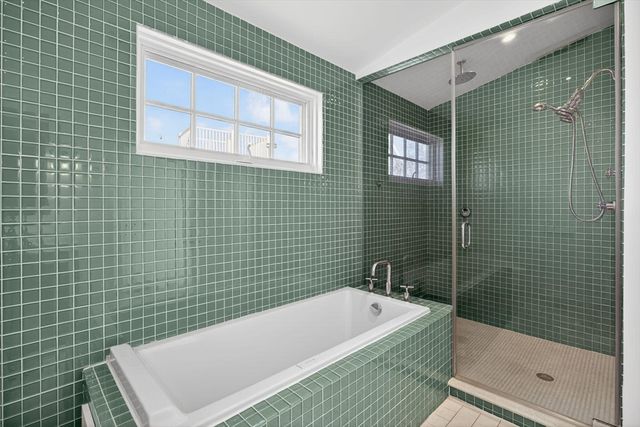 19 W Vine Street, Provincetown, MA 02657