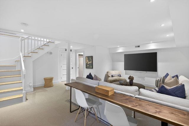 19 W Vine Street, Provincetown, MA 02657