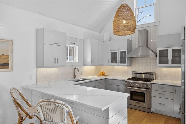 19 W Vine Street, Provincetown, MA 02657