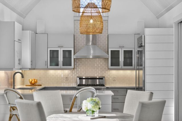 19 W Vine Street, Provincetown, MA 02657