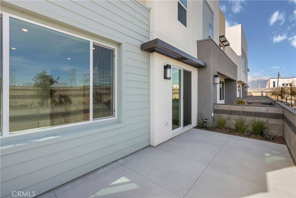 Image 3 of property listing at 3679 W S. Eichler Paseo 12, Ontario, CA 91761