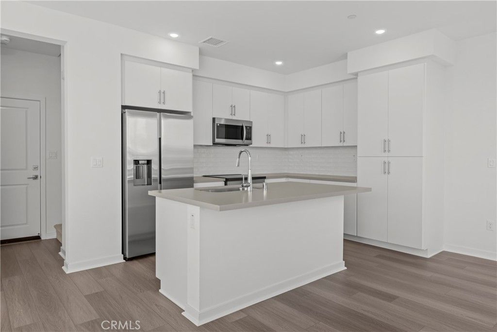 Image 8 of property listing at 3679 W S. Eichler Paseo 12, Ontario, CA 91761