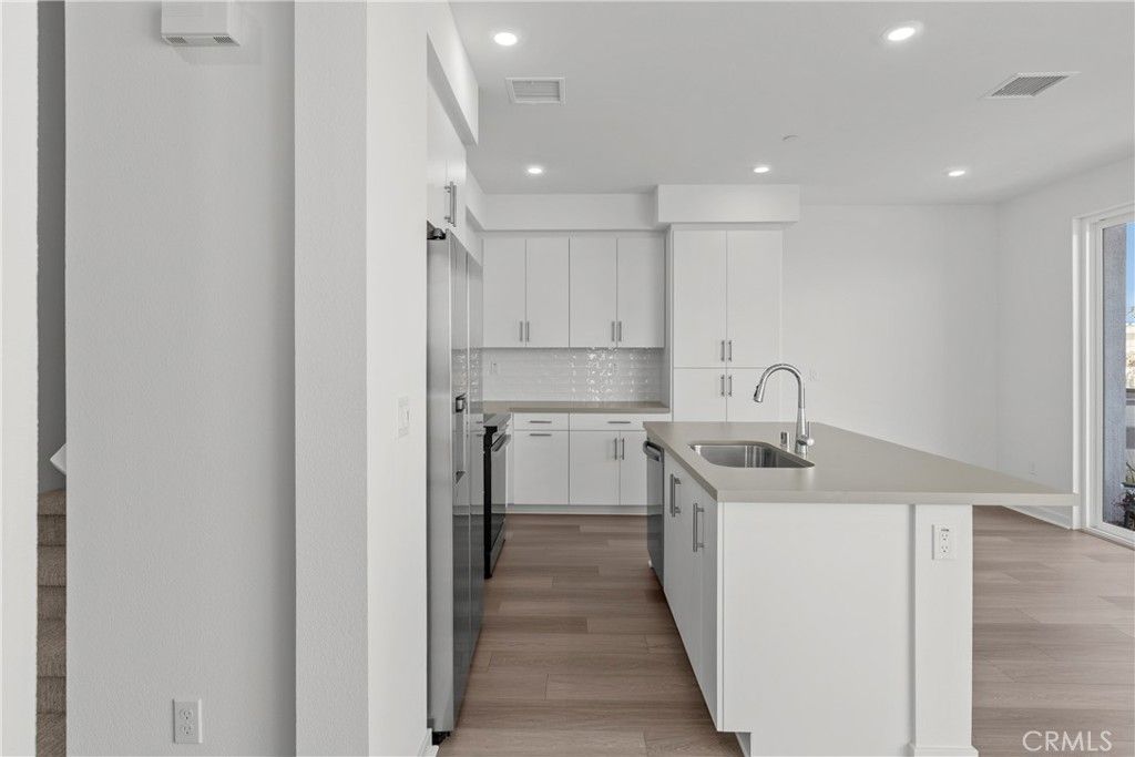 Image 9 of property listing at 3679 W S. Eichler Paseo 12, Ontario, CA 91761