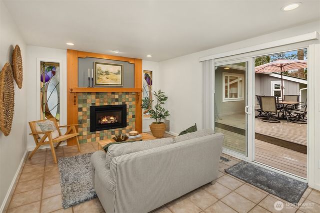 19814 10th Drive SE, Bothell, WA 98012