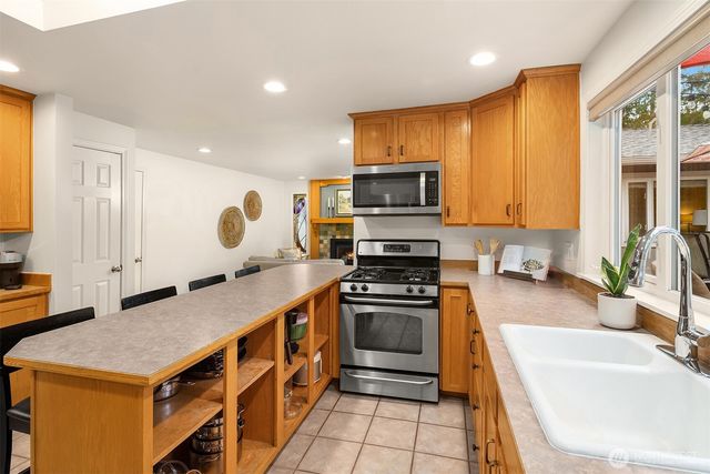 19814 10th Drive SE, Bothell, WA 98012