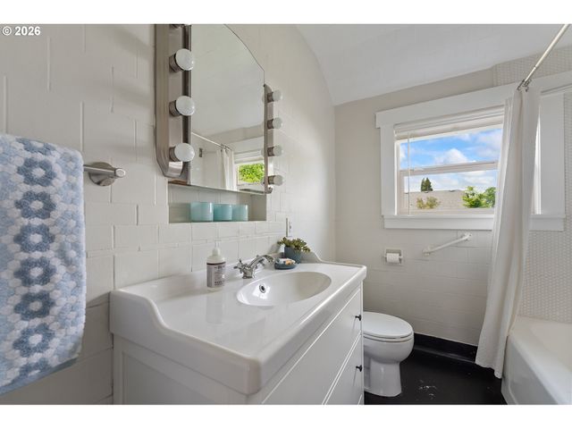 3523 Ne 70TH Ave, Portland, OR 97213