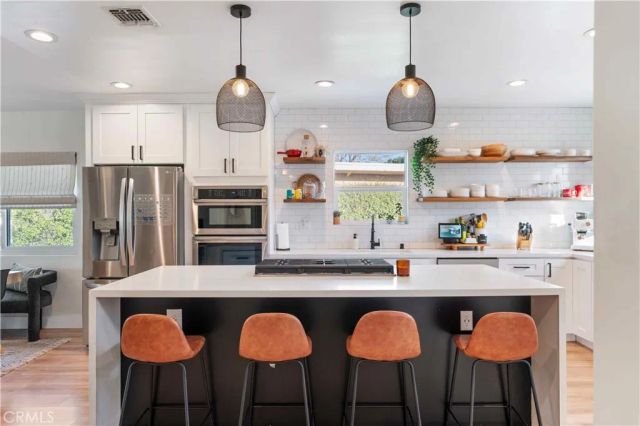 5824 Compass Drive, Los Angeles, CA 90045