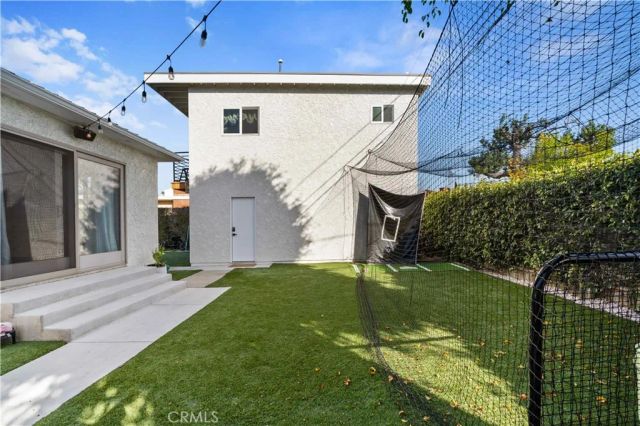 5824 Compass Drive, Los Angeles, CA 90045