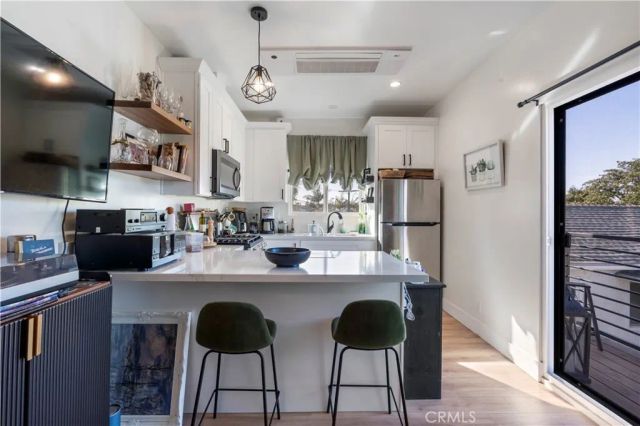 5824 Compass Drive, Los Angeles, CA 90045