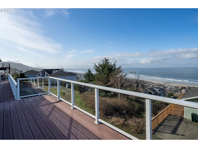 409 CREST Ter, Rockaway Beach, OR 97136