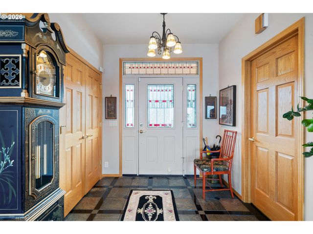 409 CREST Ter, Rockaway Beach, OR 97136