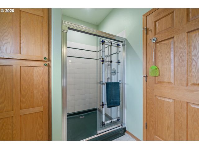 409 CREST Ter, Rockaway Beach, OR 97136