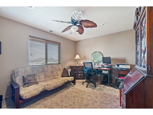 409 CREST Ter, Rockaway Beach, OR 97136