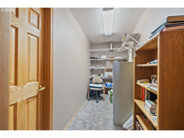 409 CREST Ter, Rockaway Beach, OR 97136