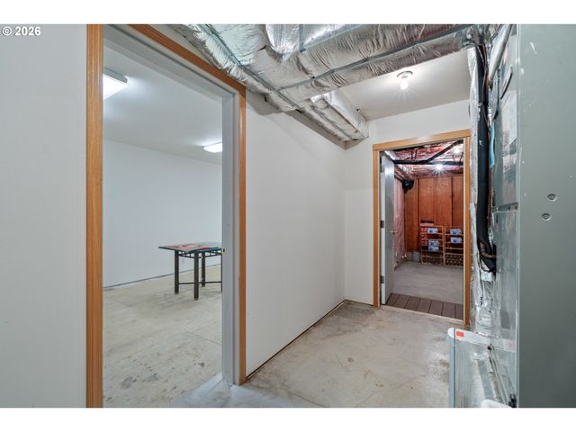 409 CREST Ter, Rockaway Beach, OR 97136