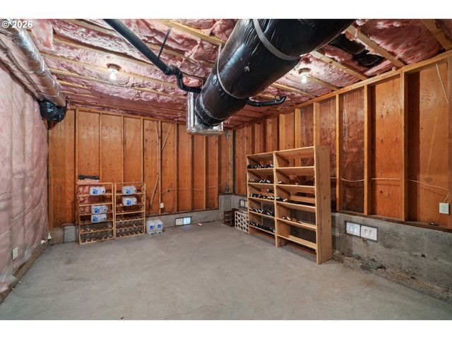 409 CREST Ter, Rockaway Beach, OR 97136