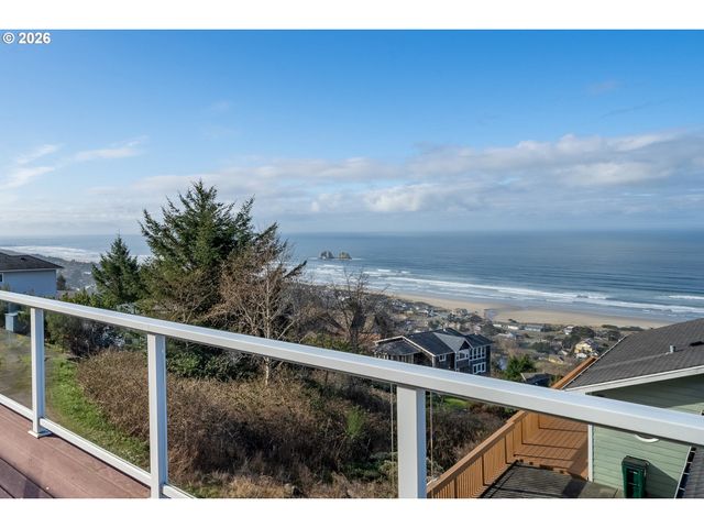 409 CREST Ter, Rockaway Beach, OR 97136