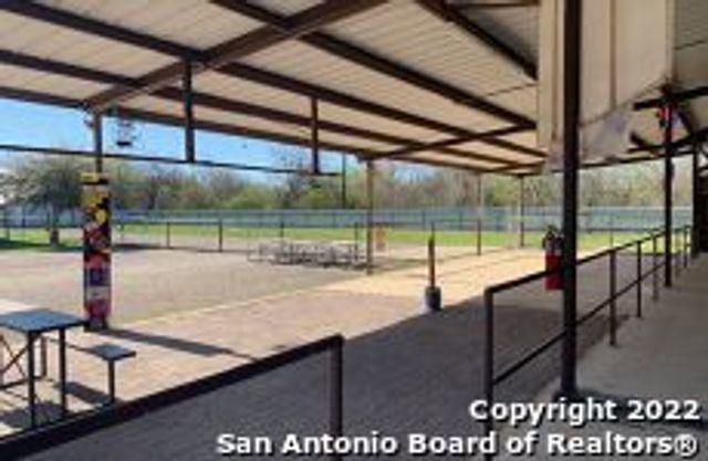 18086 Pleasanton Rd, San Antonio, TX 78221
