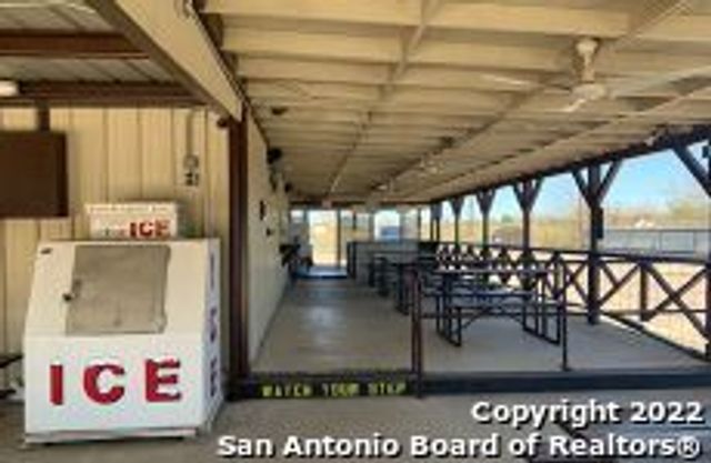 18086 Pleasanton Rd, San Antonio, TX 78221