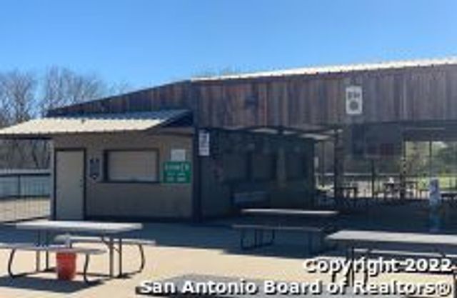 18086 Pleasanton Rd, San Antonio, TX 78221