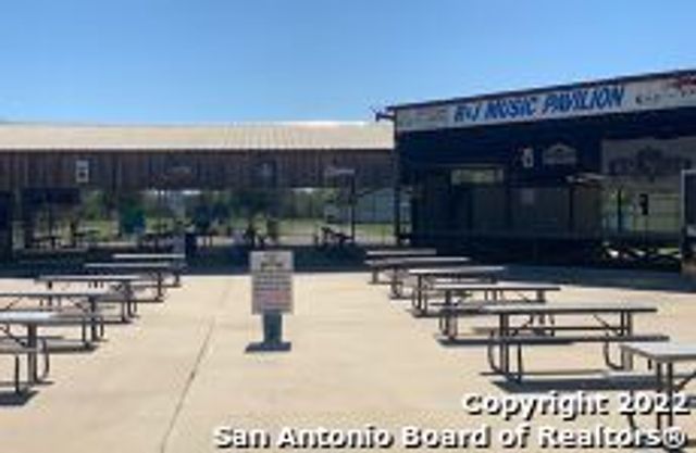 18086 Pleasanton Rd, San Antonio, TX 78221