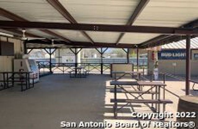 18086 Pleasanton Rd, San Antonio, TX 78221