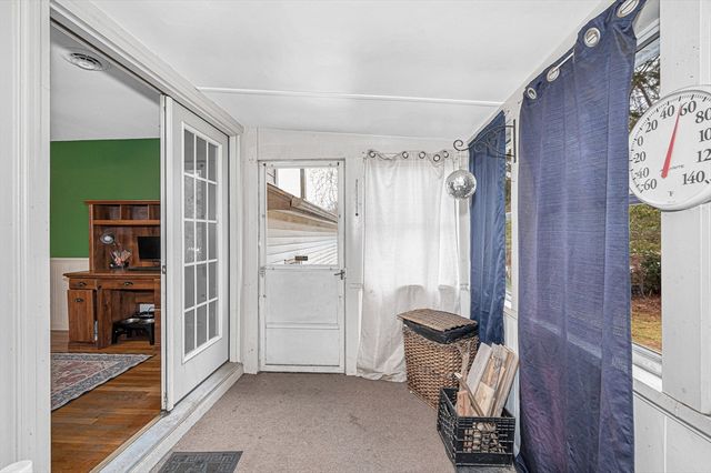 7 Douglas Dr, Salem, NH 03079