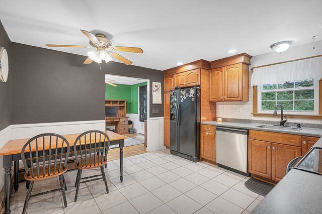 7 Douglas Dr, Salem, NH 03079